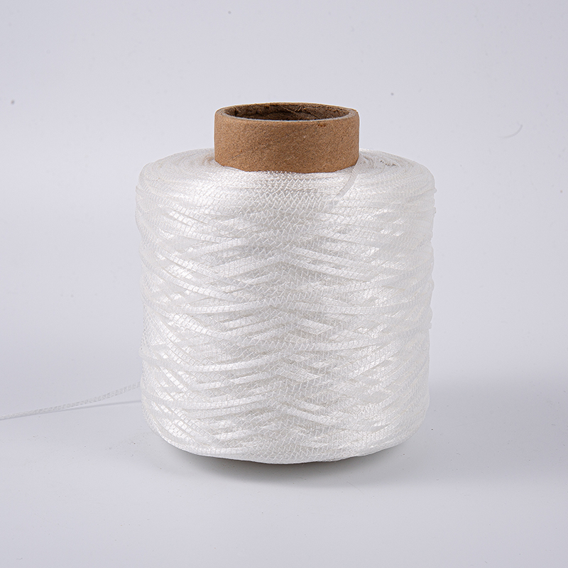 Széles szövésű szerkezetű poliészter fonal